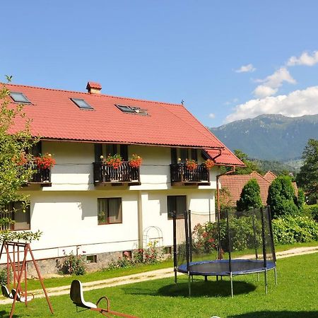 Pel Flora Hotel Бран Екстериор снимка