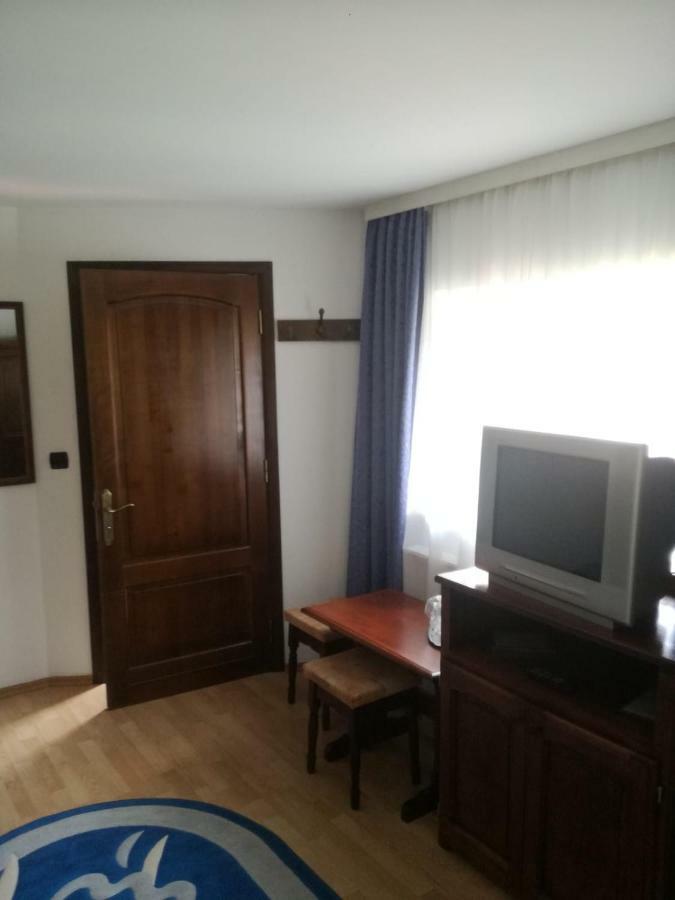 Pel Flora Hotel Бран Екстериор снимка
